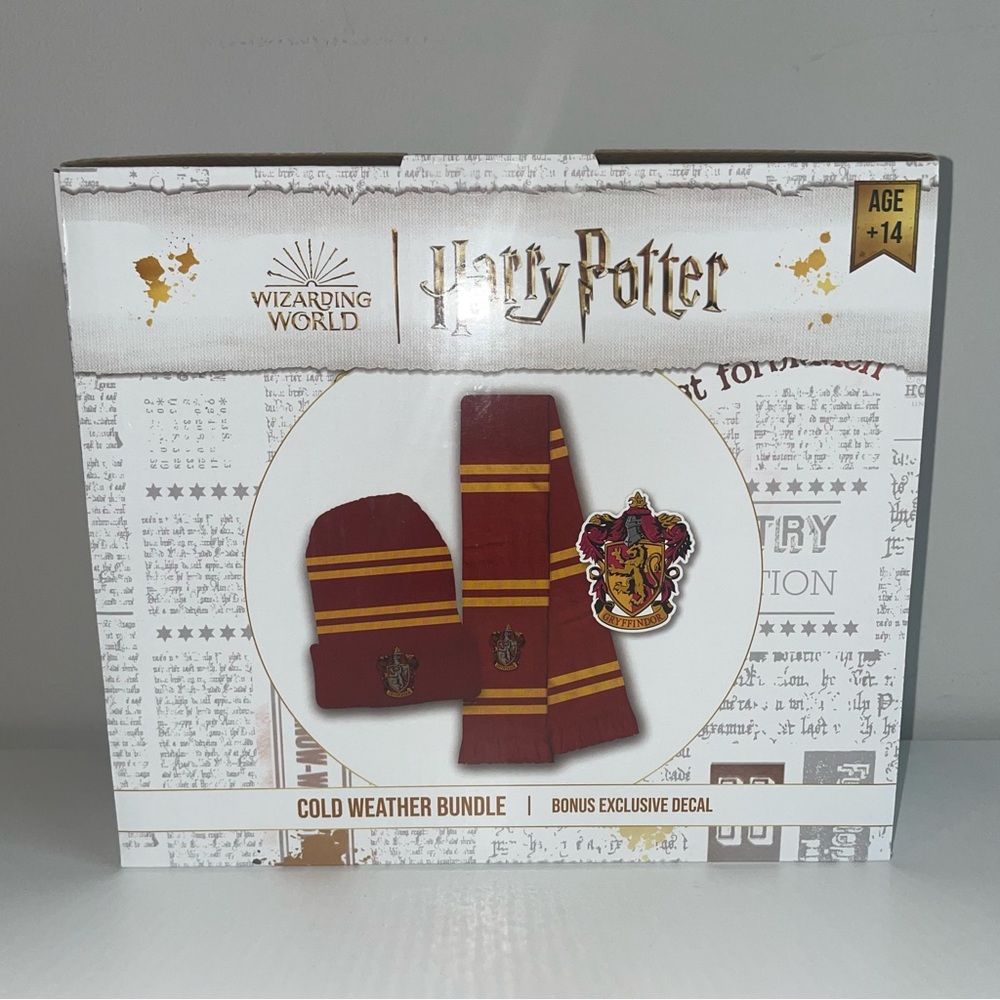 NWT Harry Potter, cold-weather bundle, hat, and scarf set